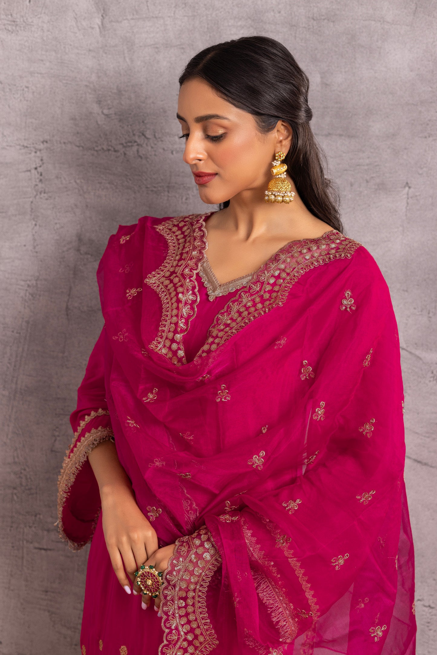 MAGENTA Crepe SUIT SET WITH ORGANZA DUPATTA