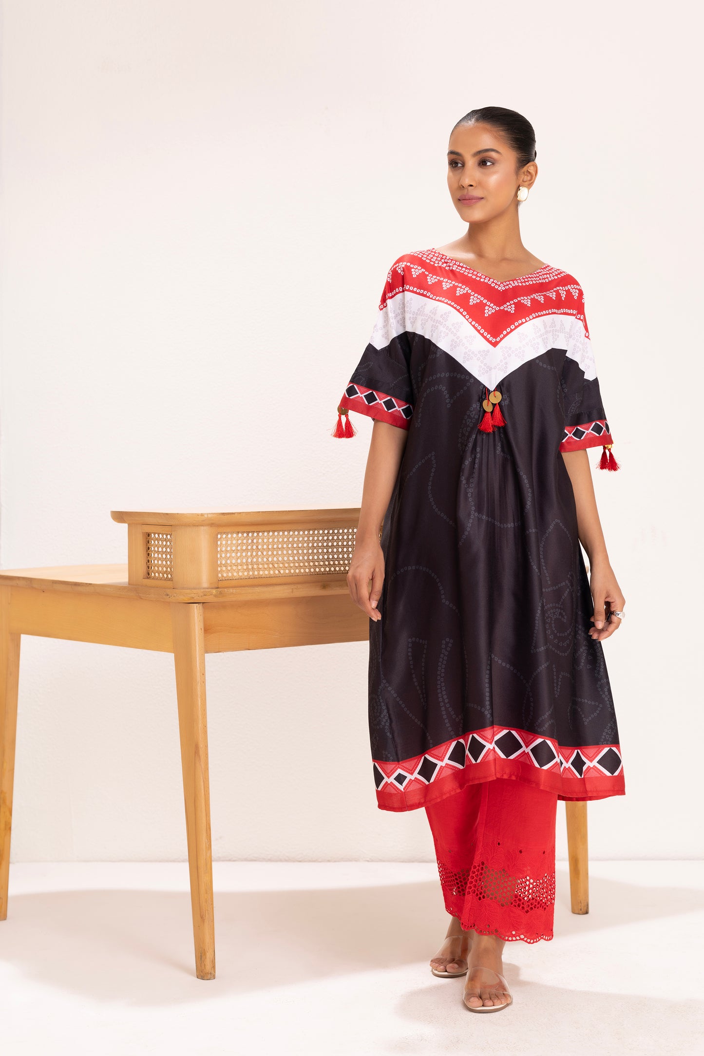 BLACK BANDHANI PRINT NECK KURTA SET