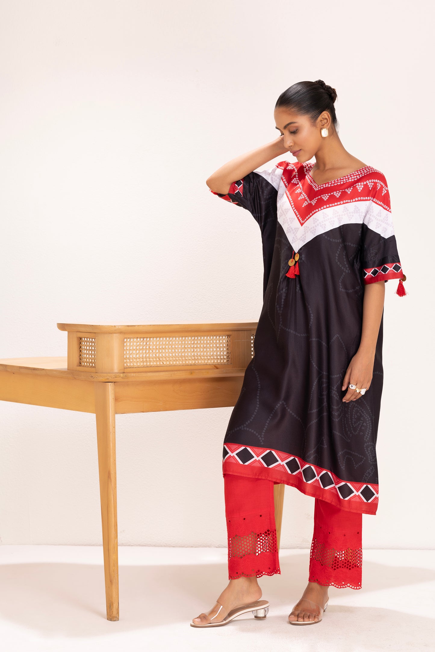 BLACK BANDHANI PRINT NECK KURTA SET