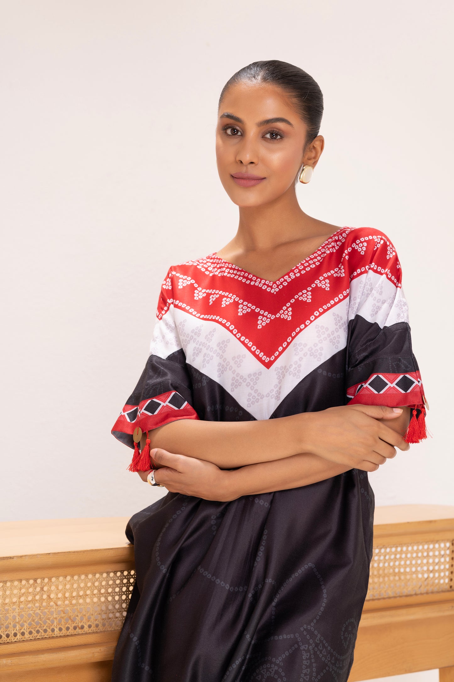 BLACK BANDHANI PRINT NECK KURTA SET