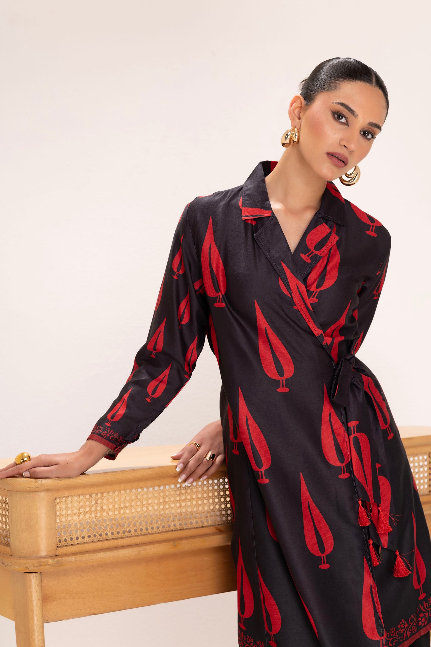 BLACK LEAF MOTIF TRENCH STYLE SET