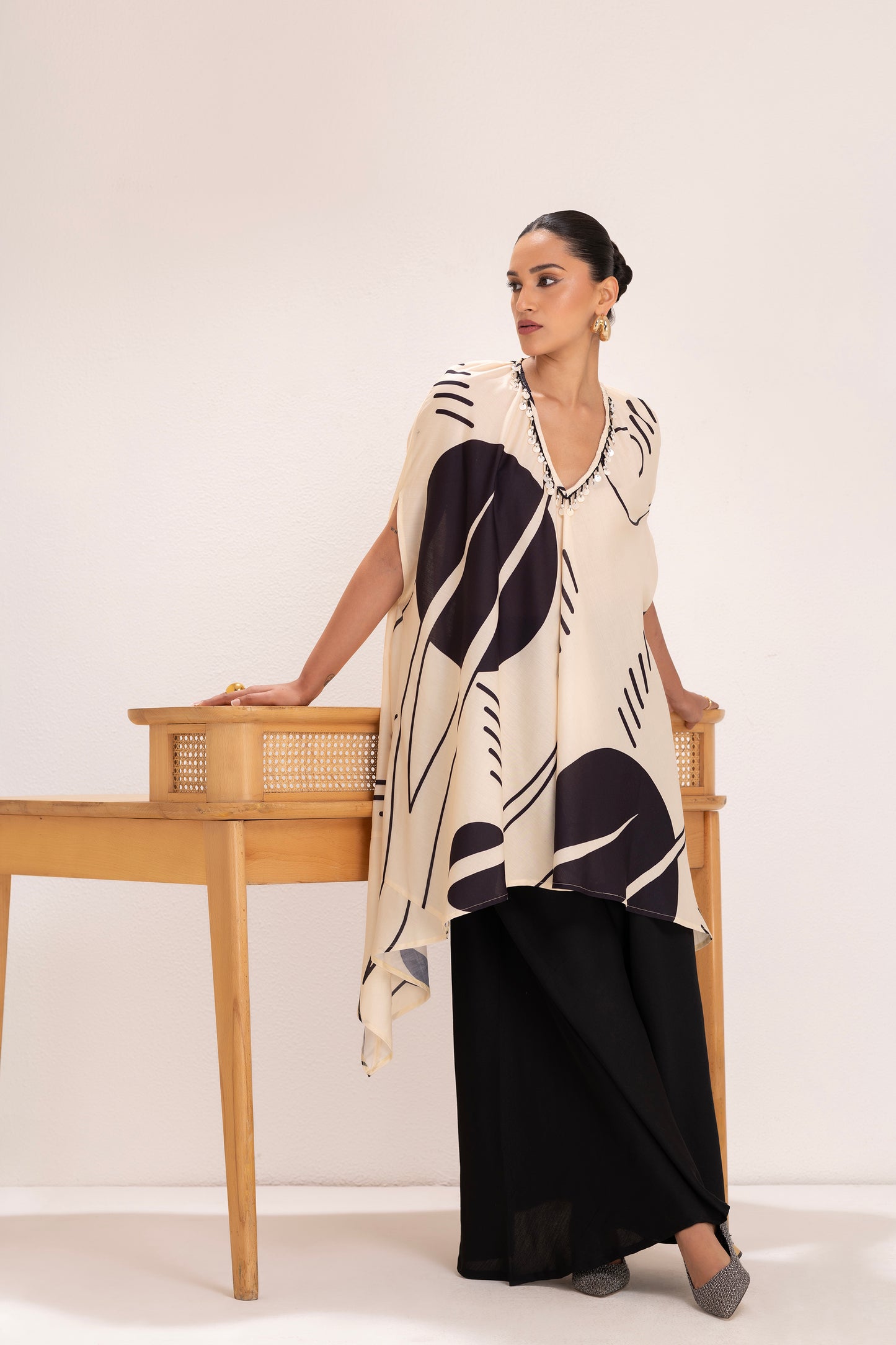 BLACK AND CREAM ABSTRACT PRINT TUNIC SET