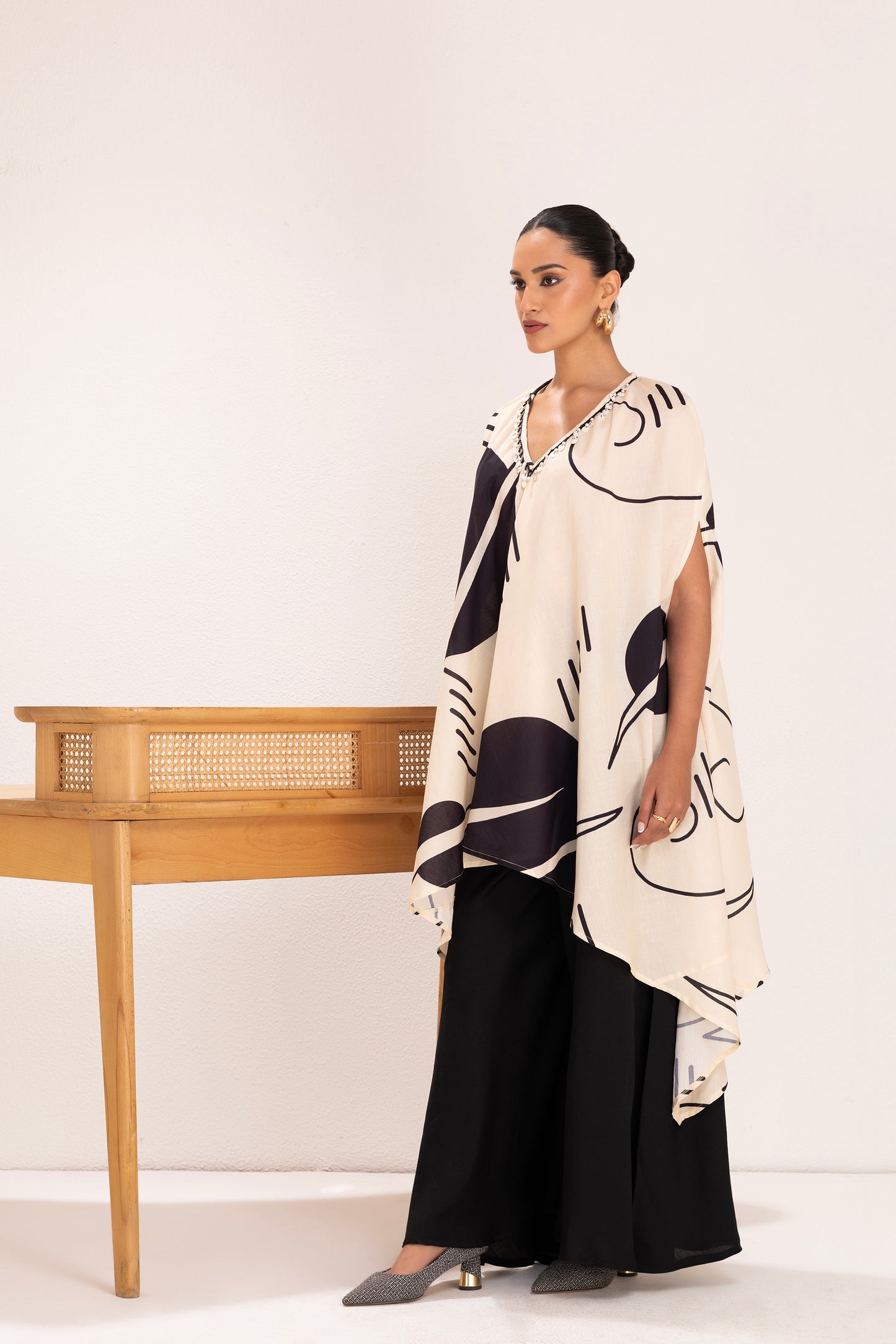 BLACK AND CREAM ABSTRACT PRINT TUNIC SET