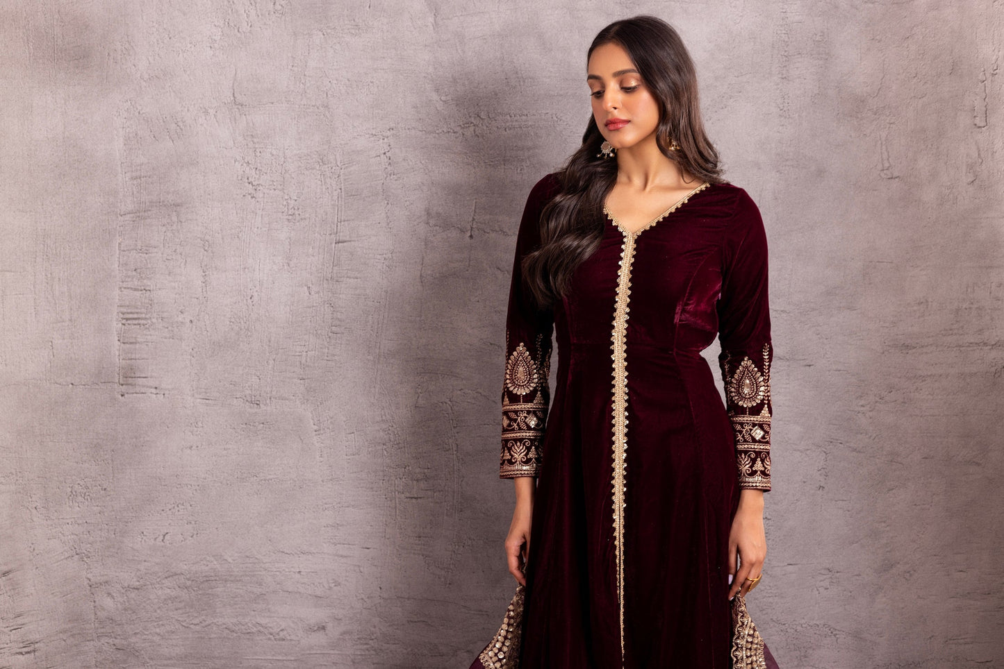 Wine velvet Suit Set with Organza Dupatta