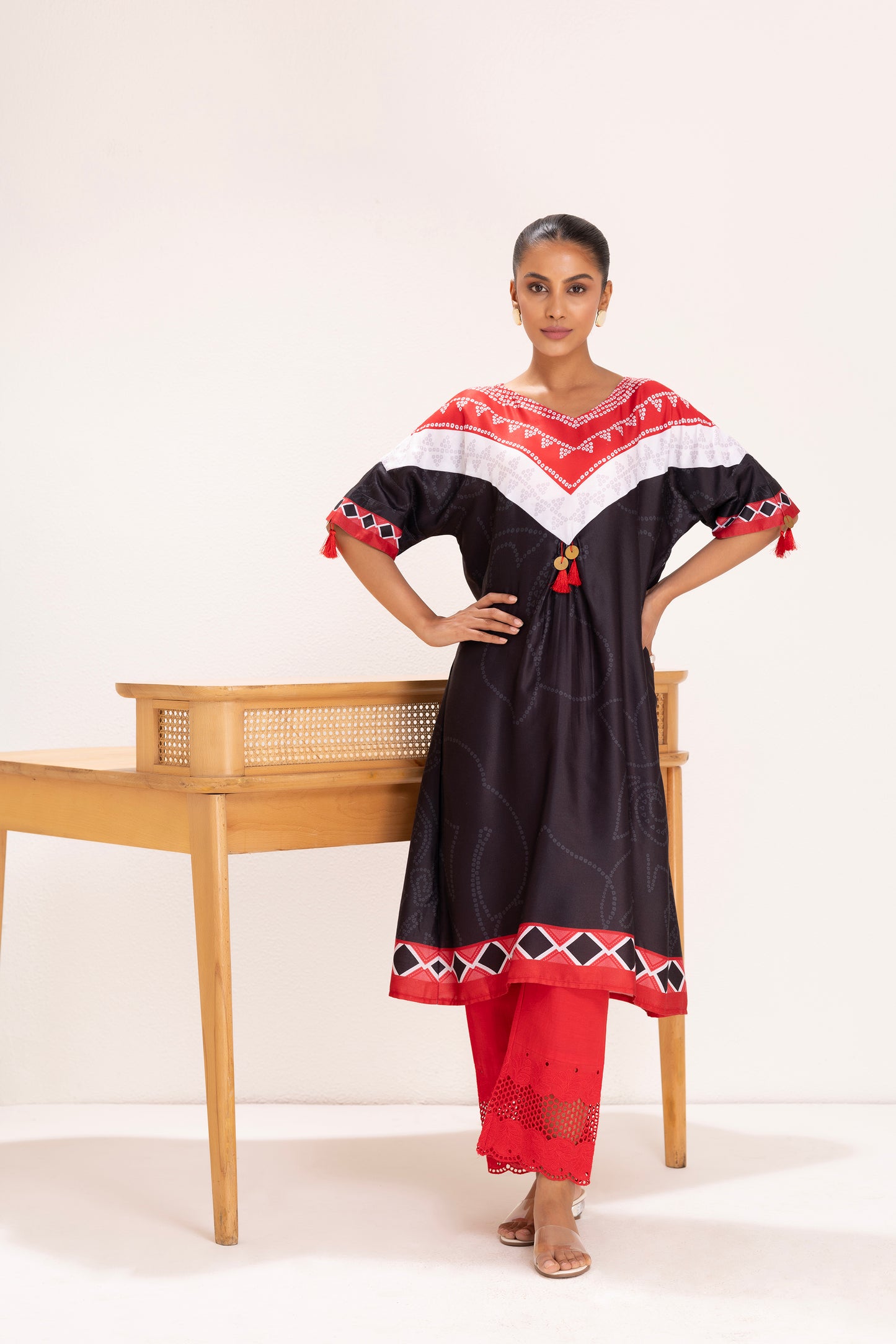 BLACK BANDHANI PRINT NECK KURTA SET
