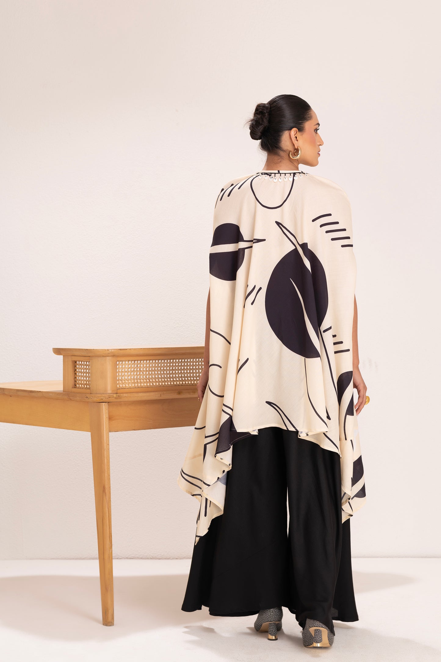 BLACK AND CREAM ABSTRACT PRINT TUNIC SET